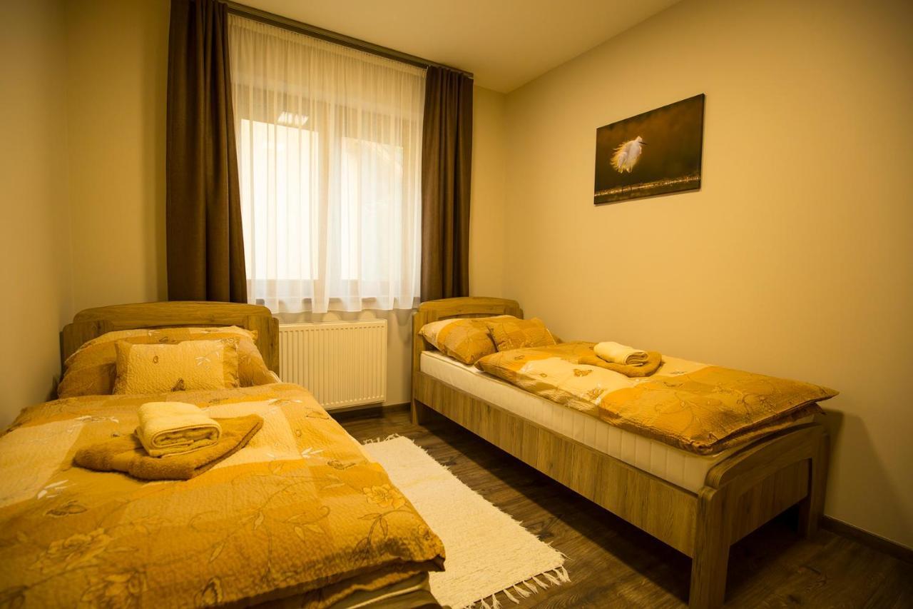 Bodzahaz Apartman Tarjan ภายนอก รูปภาพ