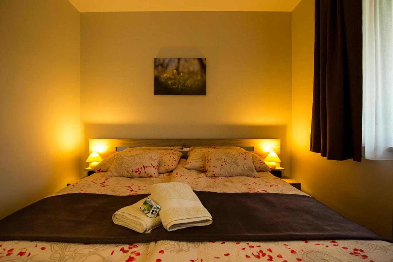 Bodzahaz Apartman Tarjan ภายนอก รูปภาพ