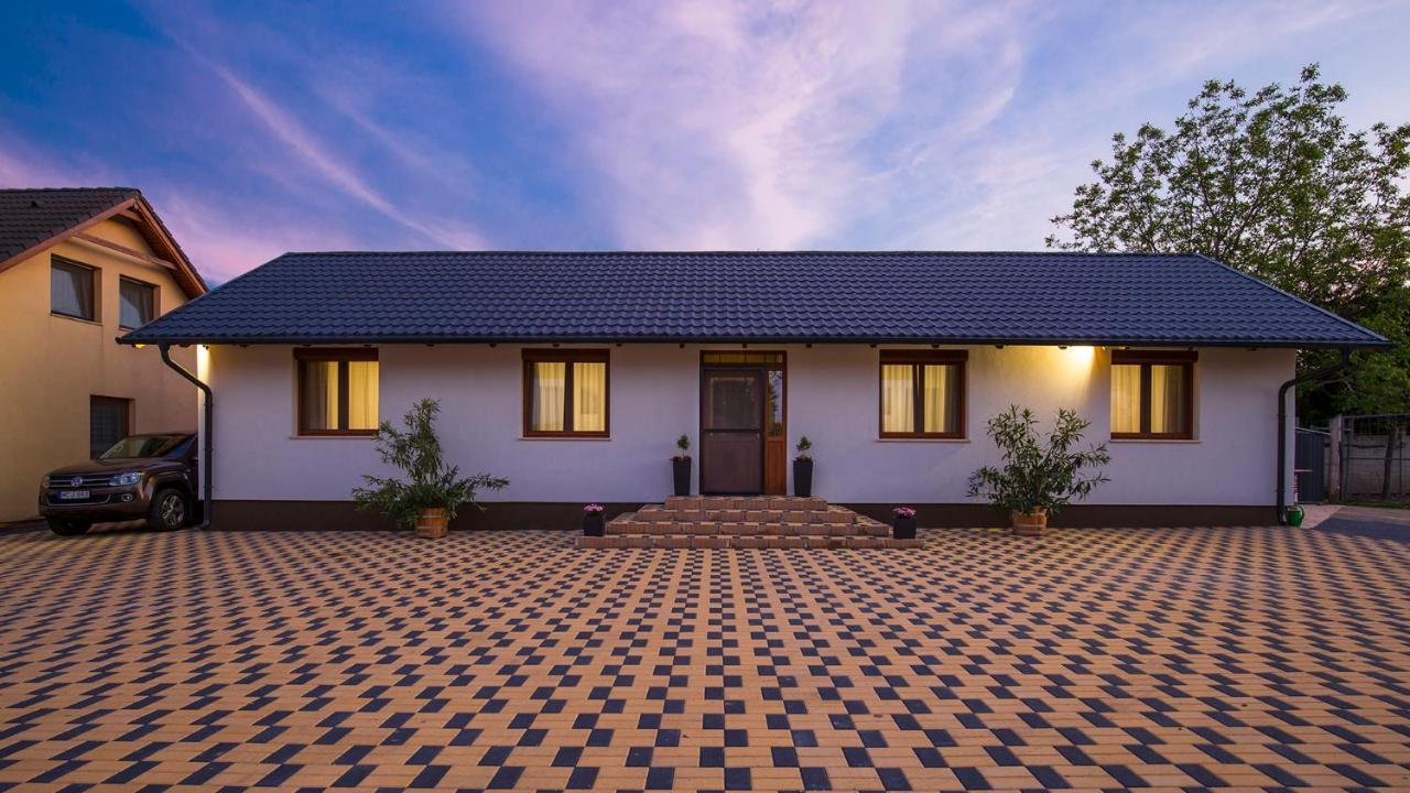 Bodzahaz Apartman Tarjan ภายนอก รูปภาพ
