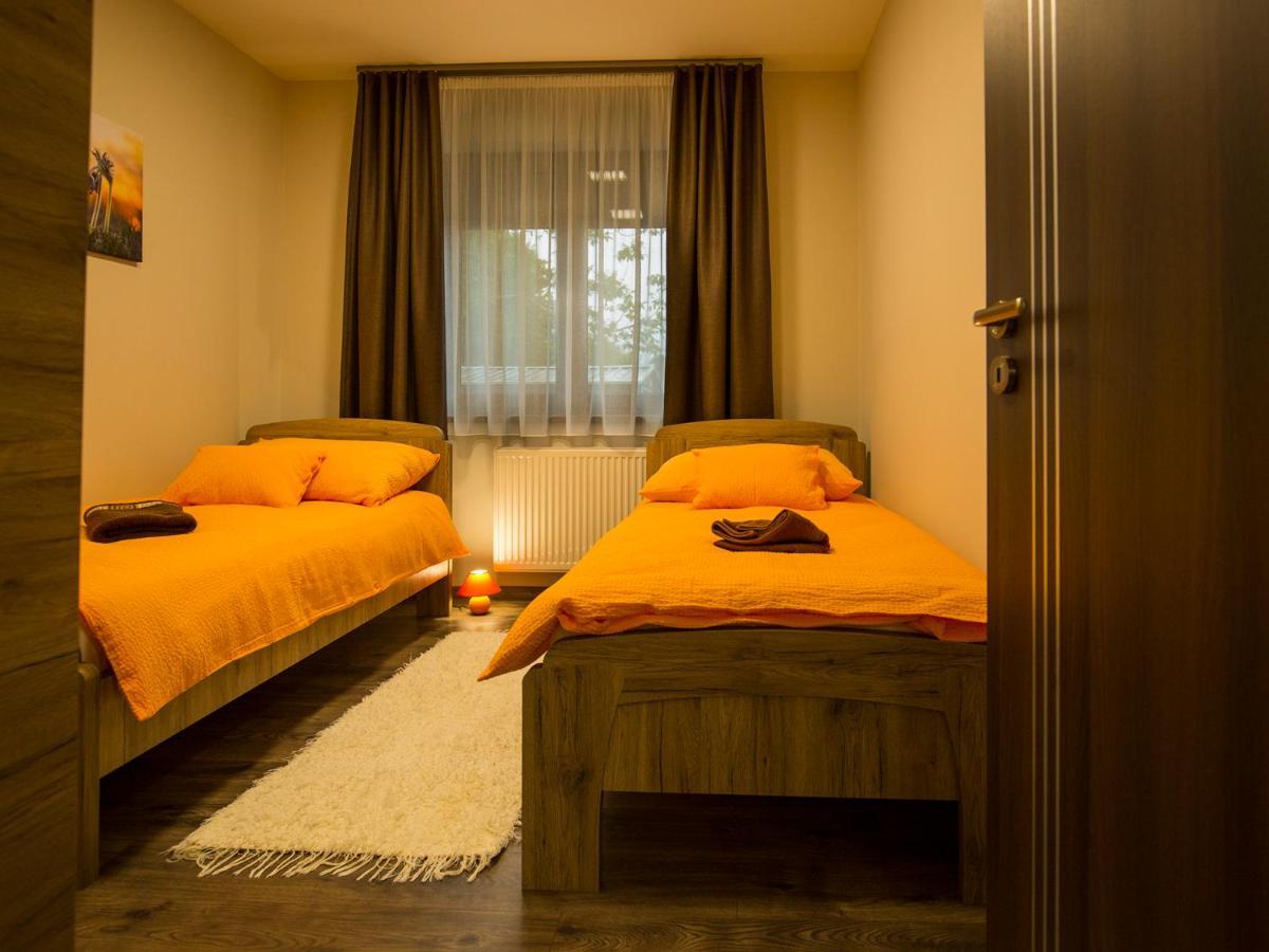 Bodzahaz Apartman Tarjan ภายนอก รูปภาพ
