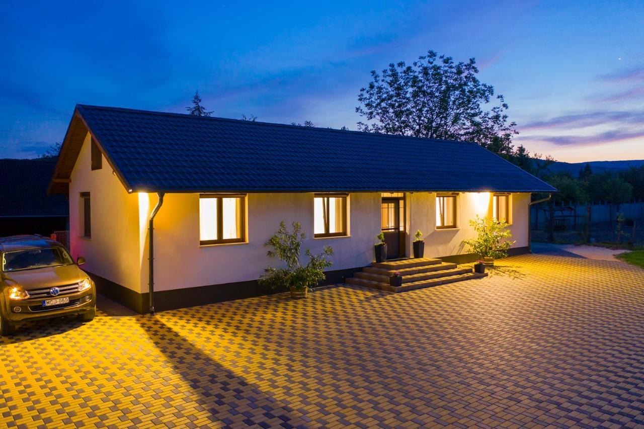 Bodzahaz Apartman Tarjan ภายนอก รูปภาพ