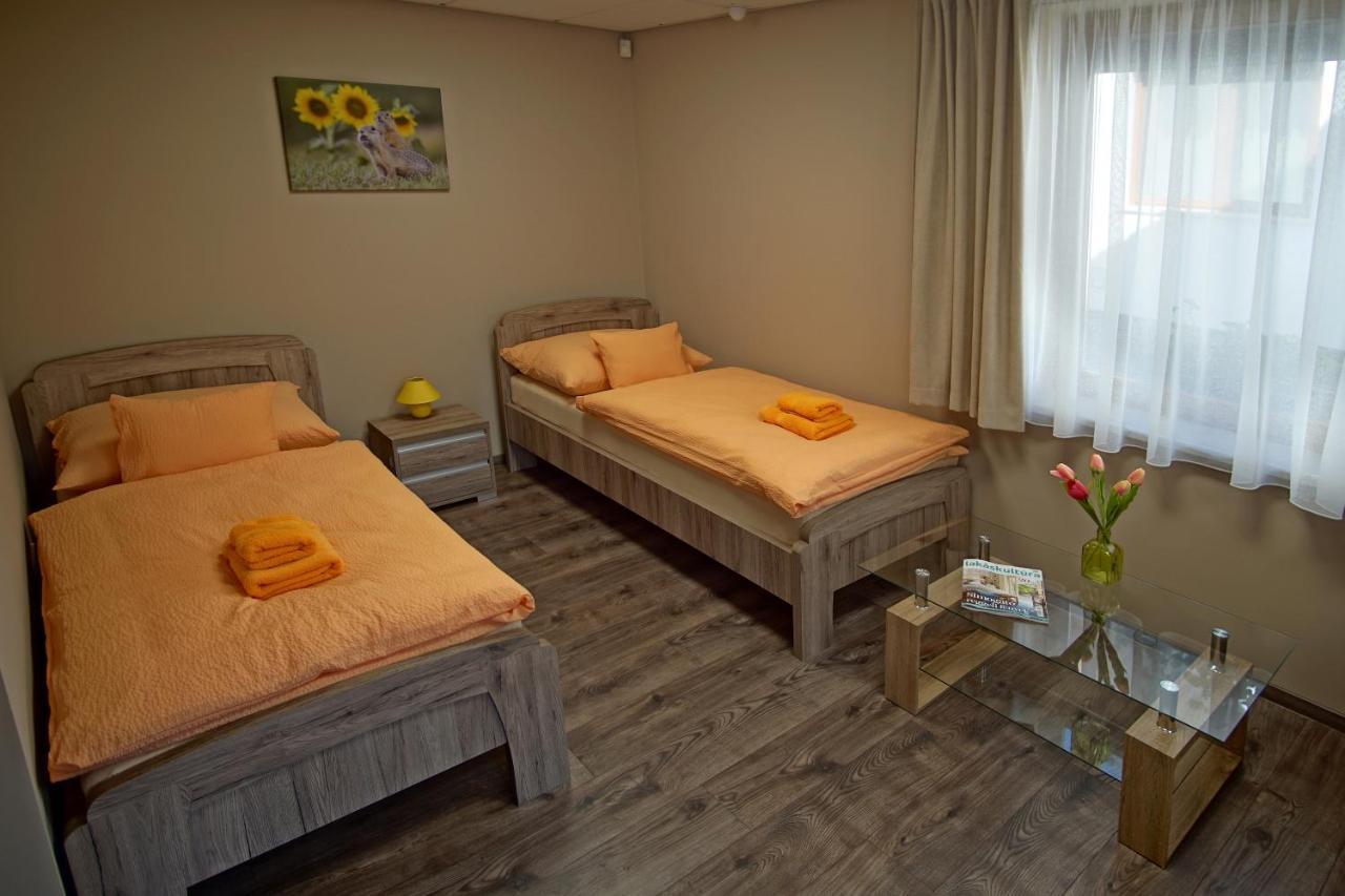 Bodzahaz Apartman Tarjan ภายนอก รูปภาพ